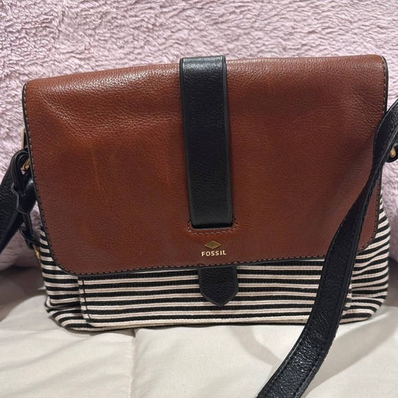 Fossil Crossbody Bag in Brown and Black with Leather Flap - Picture 2 of 6